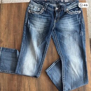 Miss Me Women’s Jeans straight leg.  Size 27 x 31